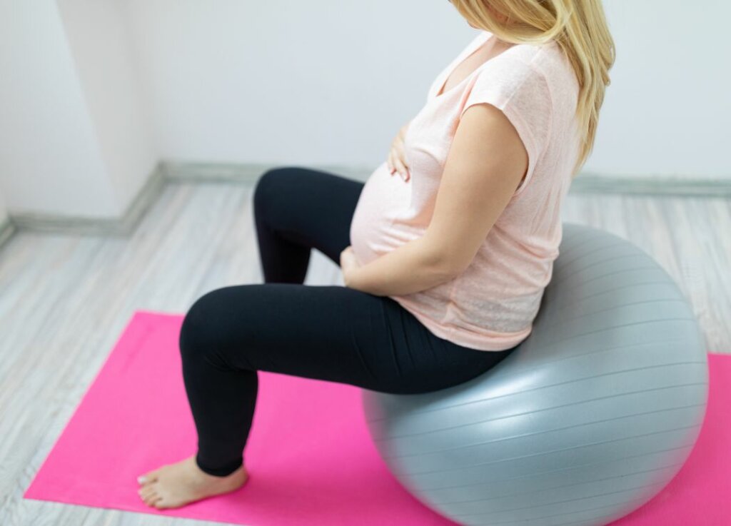 How to Choose a Pregnancy Yoga DVD’s